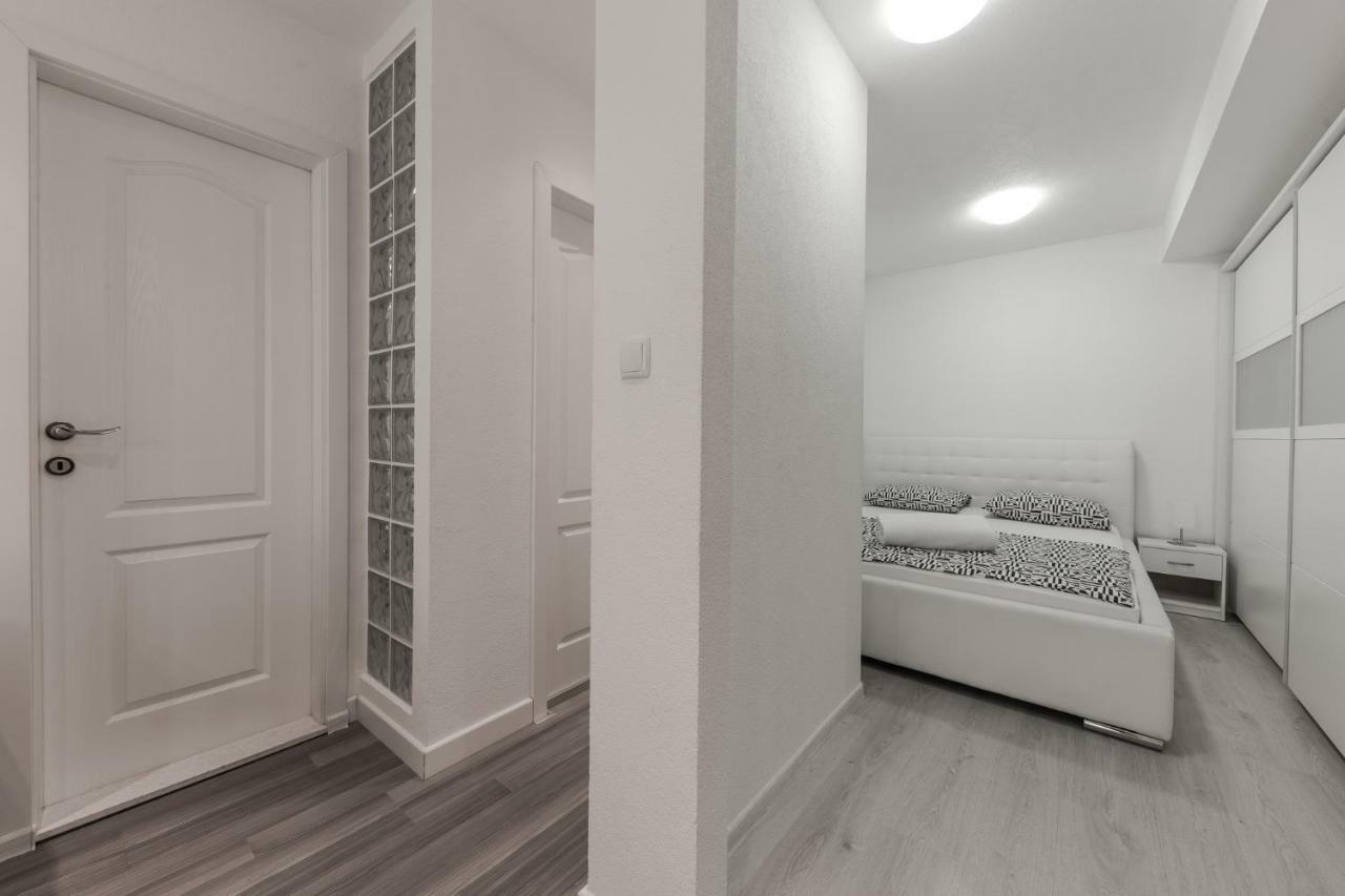 Zenta * Split