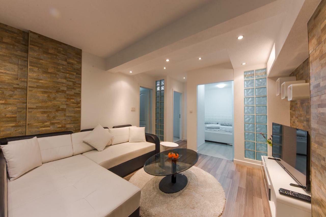 Zenta Apartment *